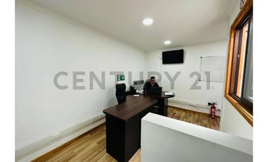 SE VENDE OFICINA AMOBLADA EN BARRIO YUNGAY