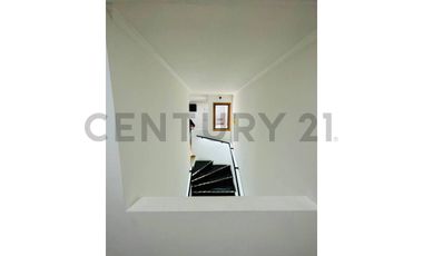 SE VENDE OFICINA AMOBLADA EN BARRIO YUNGAY