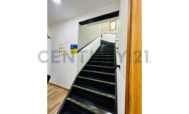 SE VENDE OFICINA AMOBLADA EN BARRIO YUNGAY