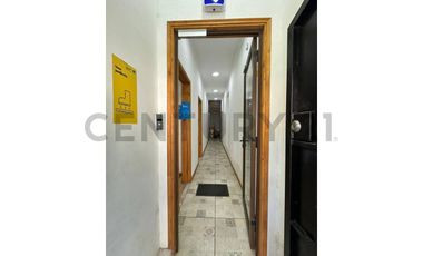 SE VENDE OFICINA AMOBLADA EN BARRIO YUNGAY