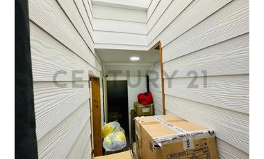 SE VENDE OFICINA AMOBLADA EN BARRIO YUNGAY