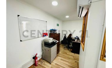 SE VENDE OFICINA AMOBLADA EN BARRIO YUNGAY