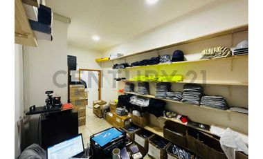 SE VENDE OFICINA AMOBLADA EN BARRIO YUNGAY