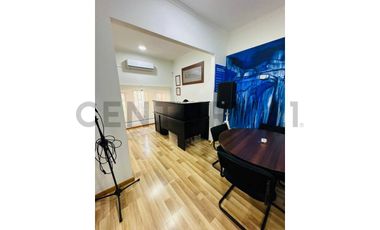 SE VENDE OFICINA AMOBLADA EN BARRIO YUNGAY