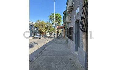 SE VENDE OFICINA AMOBLADA EN BARRIO YUNGAY