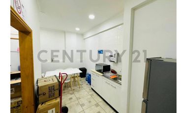 SE VENDE OFICINA AMOBLADA EN BARRIO YUNGAY