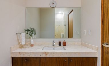 Lujoso Penthouse de 2 Recámaras en venta en Aldea Zamá