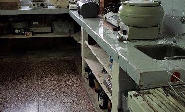 Local en  Villa Dominico
