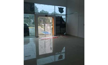 SE VENDE O SE ALQUILA local en Arraijan!!