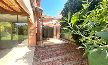 OPORTUNIDAD ÚNICA - CASA ESTILO CHILENA EN SANTA ELENA CHICUREO NORTE