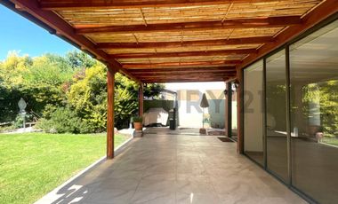 OPORTUNIDAD ÚNICA - CASA ESTILO CHILENA EN SANTA ELENA CHICUREO NORTE