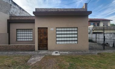 Casa 3 amb en venta en Lanús a refaccionar