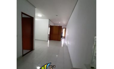 Disewakan Rumah di Taman Kopo Indah (h)