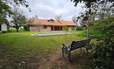 Casa en parcela en arriendo de 6 dormitorios en Mostazal