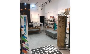 Se vende local en Westland Mall