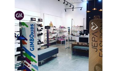 Se vende local en Westland Mall