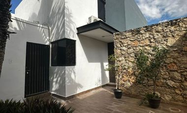 Casa en Venta en Esquina en Las Margaritas Cholul