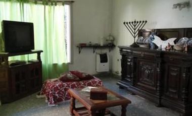 MUY BUEN PH DE 4 AMBIENTES EN VENTA