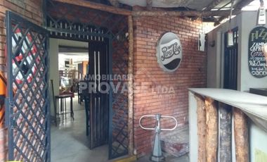casa-local en arriendo en la riviera. Cod A2354