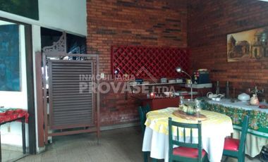 casa-local en arriendo en la riviera. Cod A2354