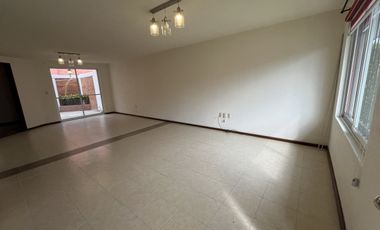 casa en renta toluca, fraccionamiento con doble caseta de seguridad, cercano a plaza santin.