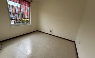 casa en renta toluca, fraccionamiento con doble caseta de seguridad, cercano a plaza santin.