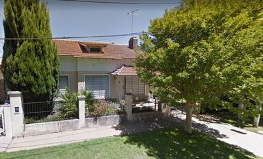 Chalet 4 ambientes sobre 2 lotes, Ranelagh.