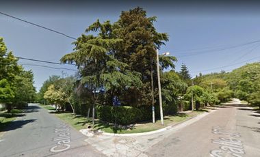 Chalet 4 ambientes sobre 2 lotes, Ranelagh.