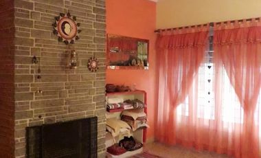 Chalet 4 ambientes sobre 2 lotes, Ranelagh.