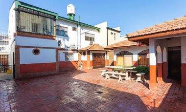 Casa en Quilmes O.  5 amb. c/cochera - Financia