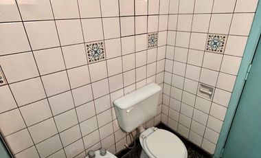 Casa de 3 o 4 AMBIENTES ubicada a 350 metros de la Avenida Hipólito Yrigoyen