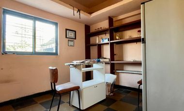Casa de 3 o 4 AMBIENTES ubicada a 350 metros de la Avenida Hipólito Yrigoyen
