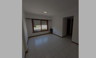 VENDO PROPIEDAD EN BLOCK LOCALES Y DEPTOS (PARQUE LURO)