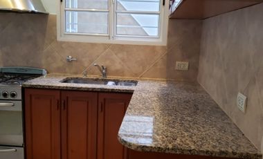 Casa PH en venta en Lanus Oeste