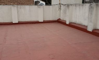 Casa PH en venta en Lanus Oeste