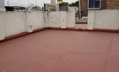 Casa PH en venta en Lanus Oeste
