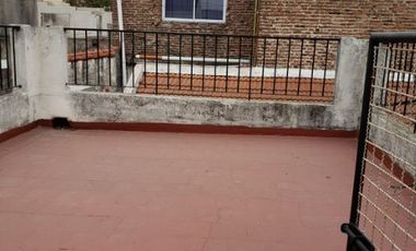 Casa PH en venta en Lanus Oeste