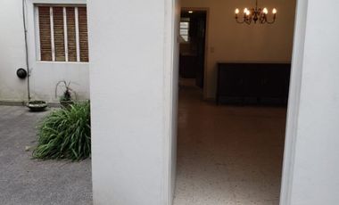 Casa PH en venta en Lanus Oeste