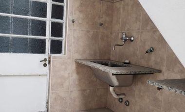Casa PH en venta en Lanus Oeste