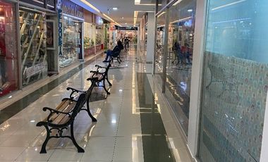 Venta  local comercial CCNU cerca de la plataforma centro norte Quito