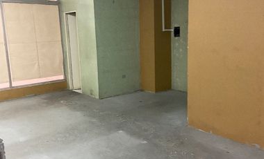 Venta  local comercial CCNU cerca de la plataforma centro norte Quito