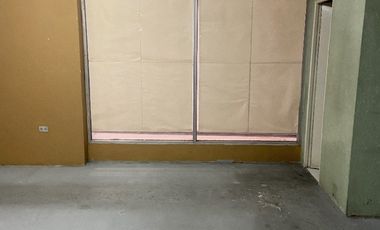 Venta  local comercial CCNU cerca de la plataforma centro norte Quito