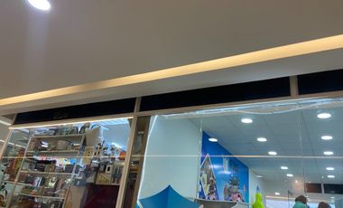 Venta  local comercial CCNU cerca de la plataforma centro norte Quito