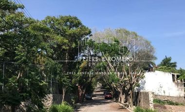 Terreno en Venta en Fraccionamiento Burgos, Cuernavaca