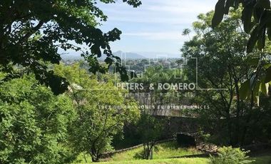 Terreno en Venta en Fraccionamiento Burgos, Cuernavaca