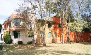 HERMOSA RESIDENCIA EN JARDINES DE ZAVALETA