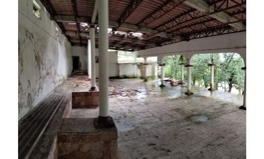 Locales comerciales campestres en Plaza Briones-Pitaya, Coatepec