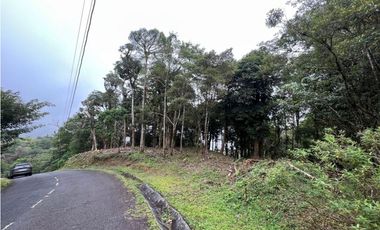 Se Vende Hermoso Terreno en Zona Alta La Rioca