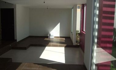 CASA EN VENTA EN PRIVADA, FRACC. PUERTA DEL SOL, CUERNAVACA MOR.