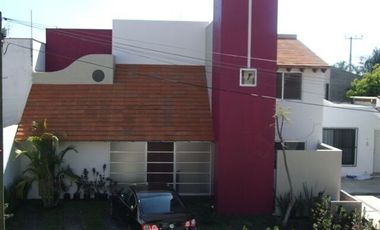 CASA EN VENTA EN PRIVADA, FRACC. PUERTA DEL SOL, CUERNAVACA MOR.